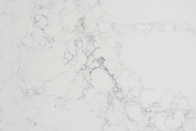 Weißer künstlicher Quarz-Steinküche Countertop Carraras mit Holzschutz