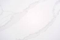 Helle weiße Polier-künstlicher Quarz-Steinplatte Calacatta für Benchtop